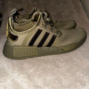 Adidas NMD R1 Sneaker size 7